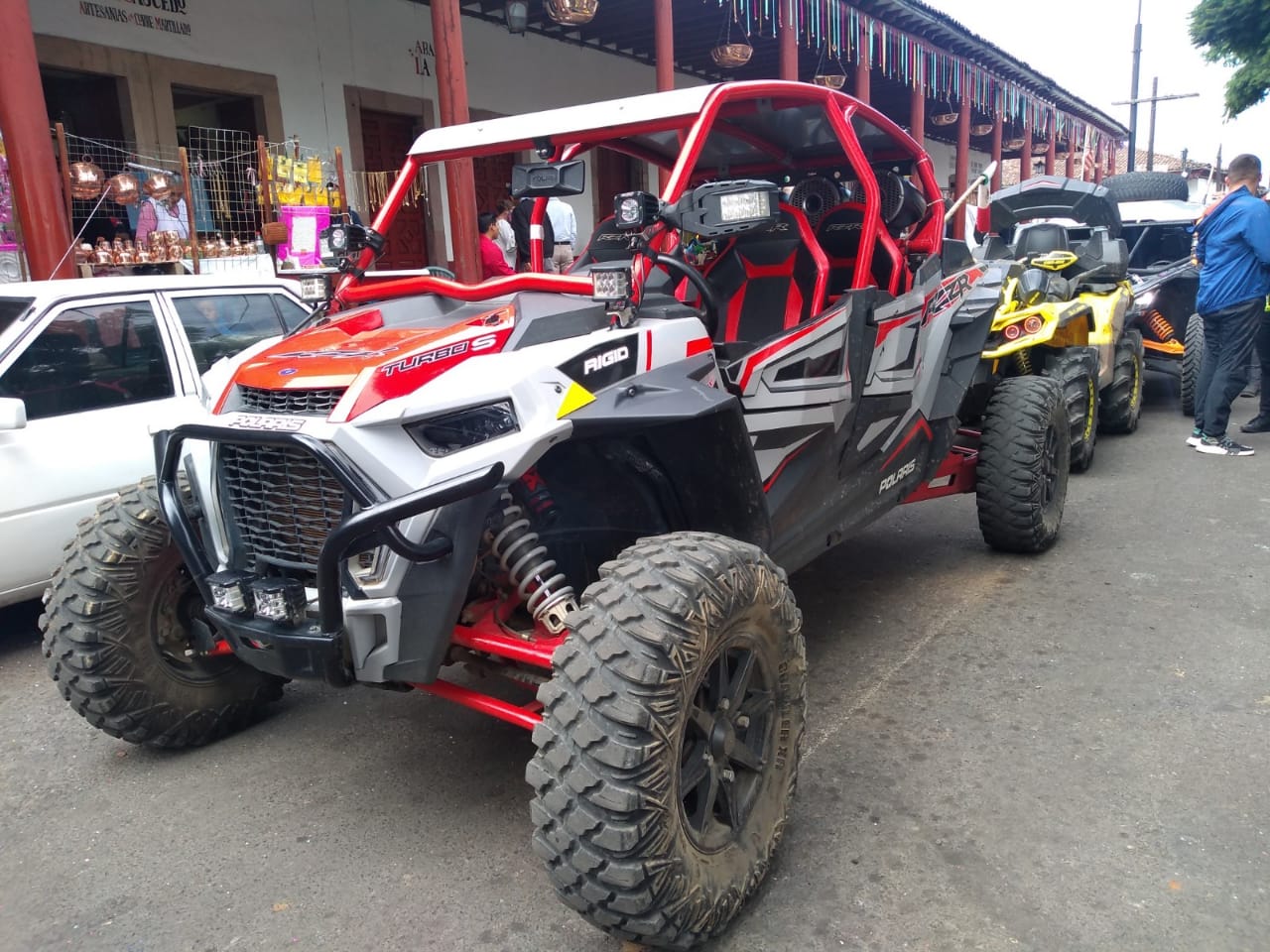Domingo extremo en Santa Clara del Cobre