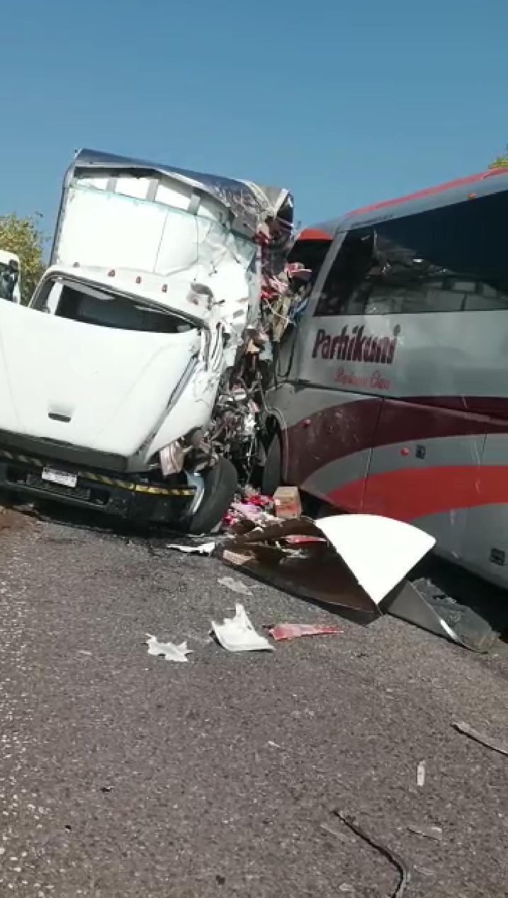 Accidente deja pérdidas humanas