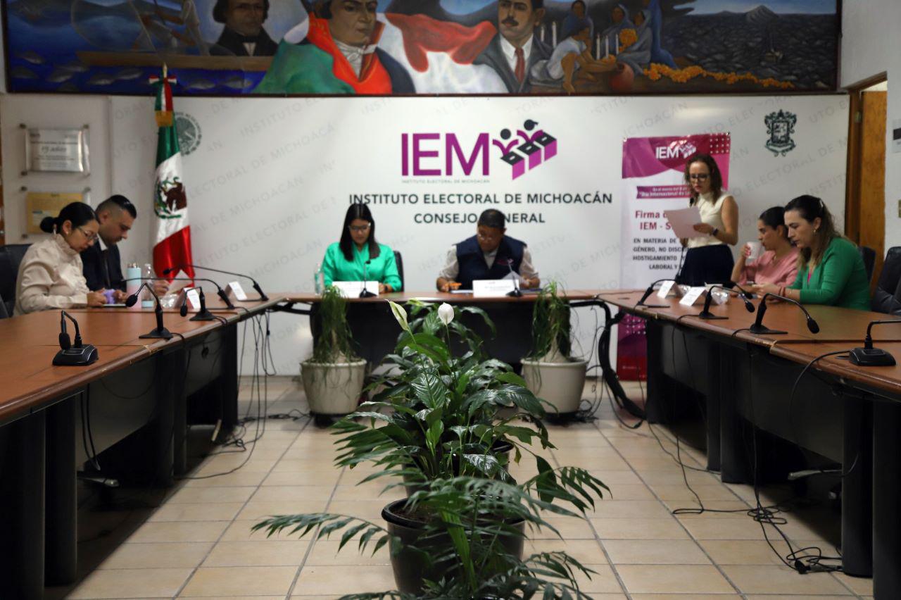 Firman convenio de colaboración IEM y SEIMUJER