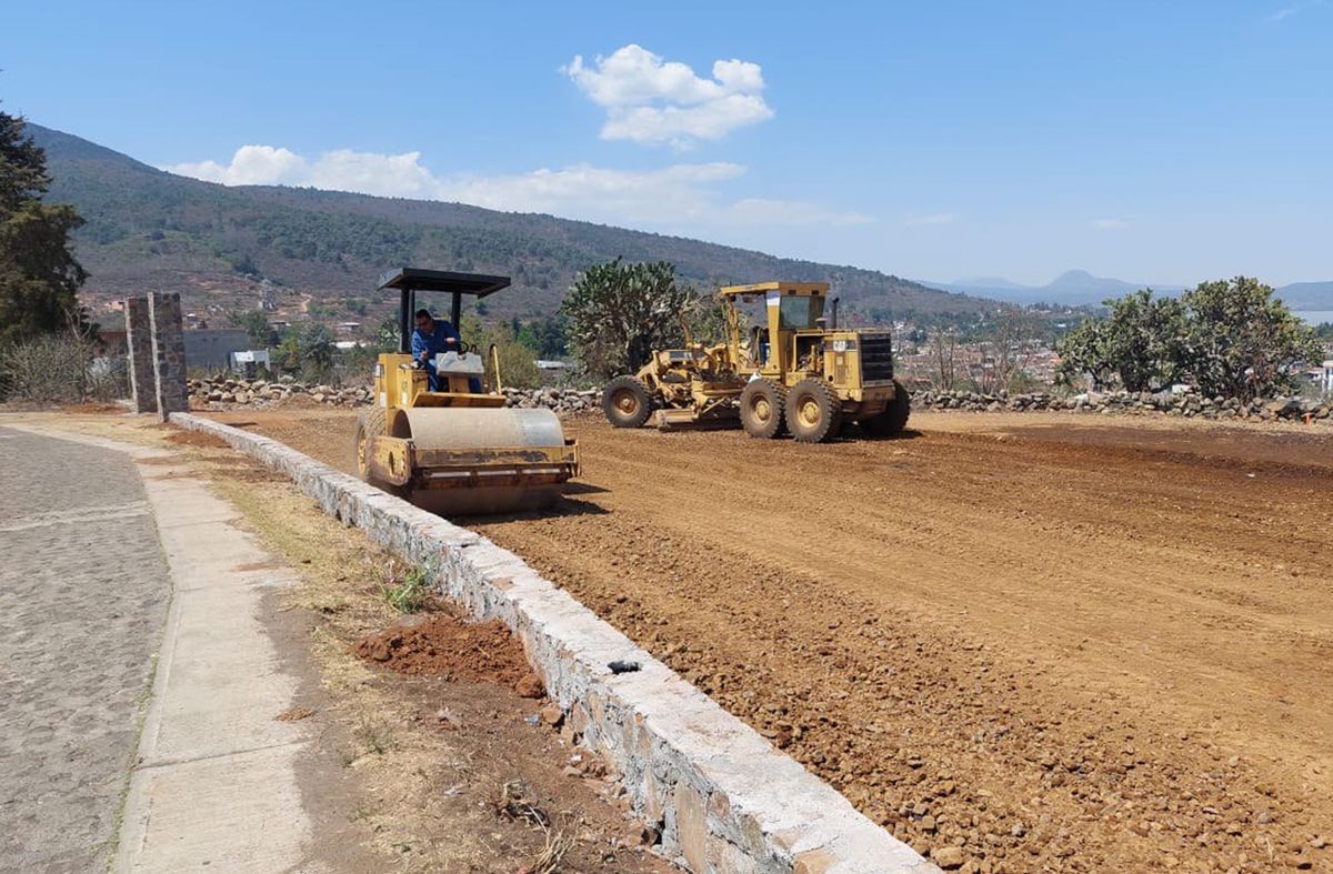 Rehabilita SCOP caminos que conectan a Tzintzuntzan
