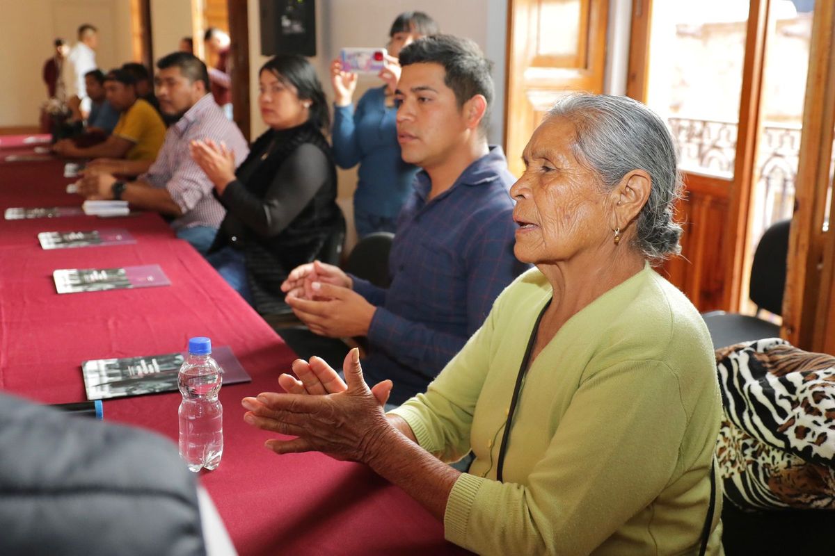 Se debe respetar la voluntad de pueblos que eligen tener autogobierno: Bedolla