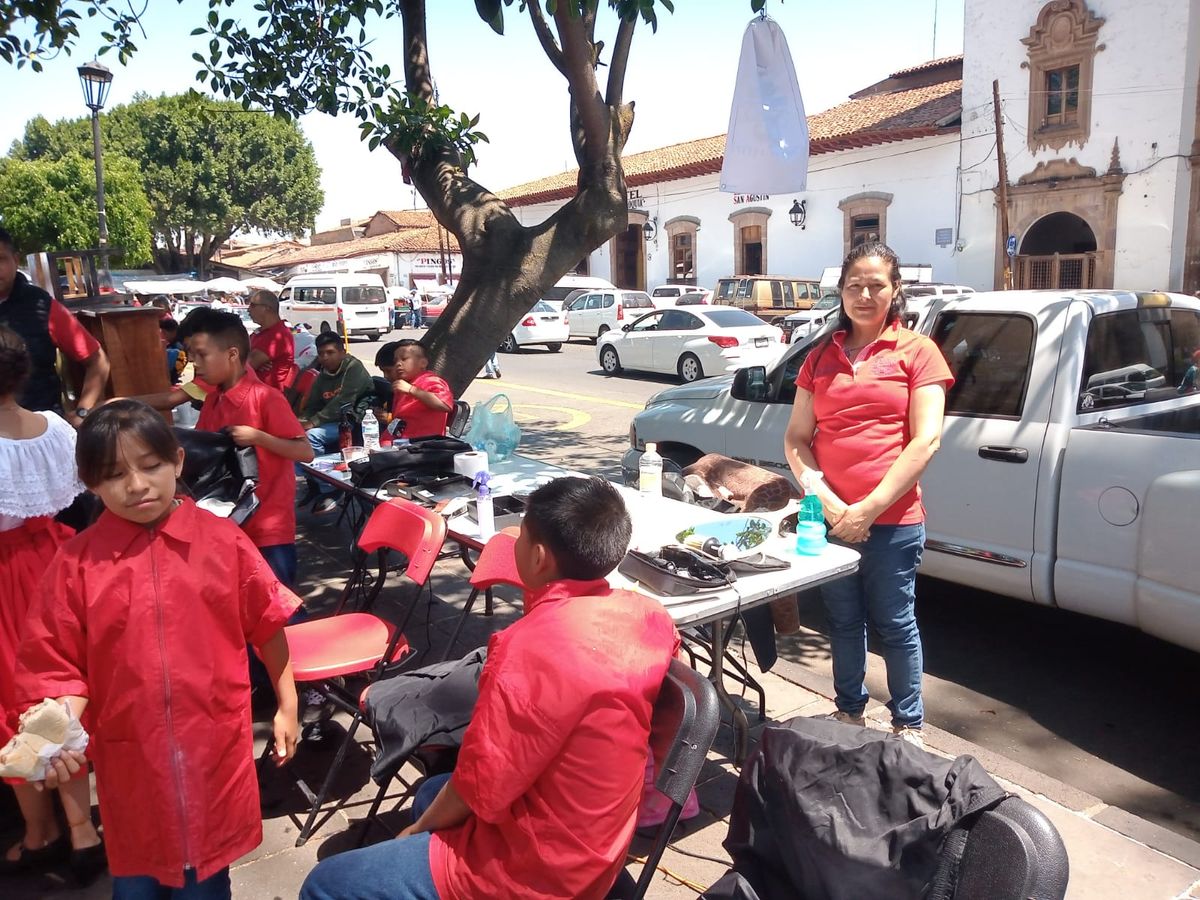 Alumnos del internado Melchor Ocampo expone sus creaciones