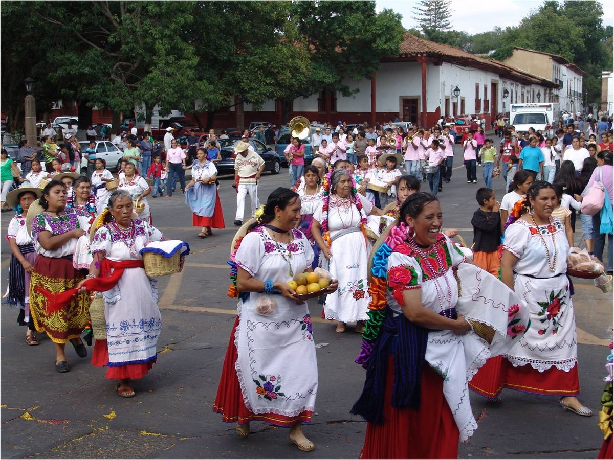 Iniciaron las fiestas de corpus en Michoacán