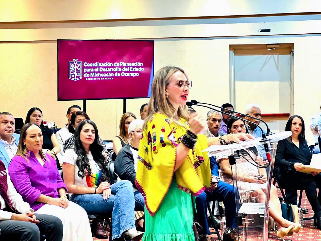 Celebra Samanta Flores certificación para garantizar igualdad en el CPLADEM