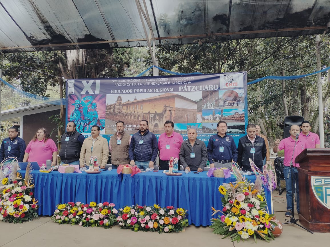 Docentes se reúnen para trazar ruta educativa
