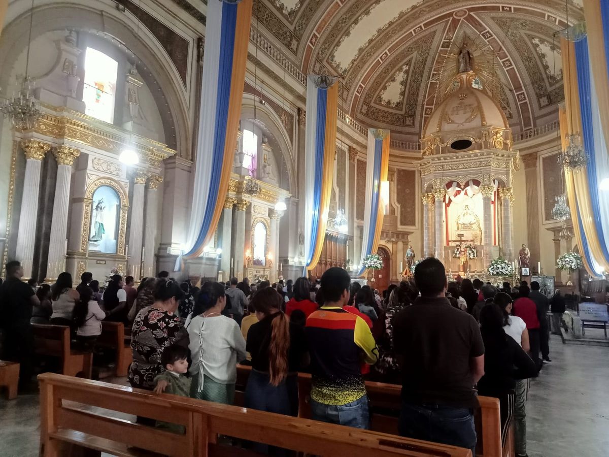 Continúa agenda de festejos de Colonias y Calles Unidas de Pátzcuaro con misa de acción de gracias en la Basílica de la Virgen de la Salud