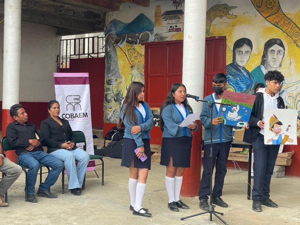 Cobaem realizó la Primera Feria de la Lectura en una localidad de Pátzcuaro