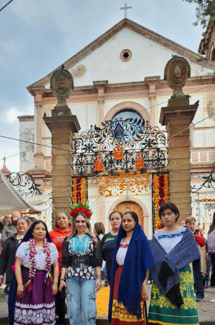 Inauguró Samanta Flores arco de bienvenida en la Basílica de Nuestra Señora de la Salud