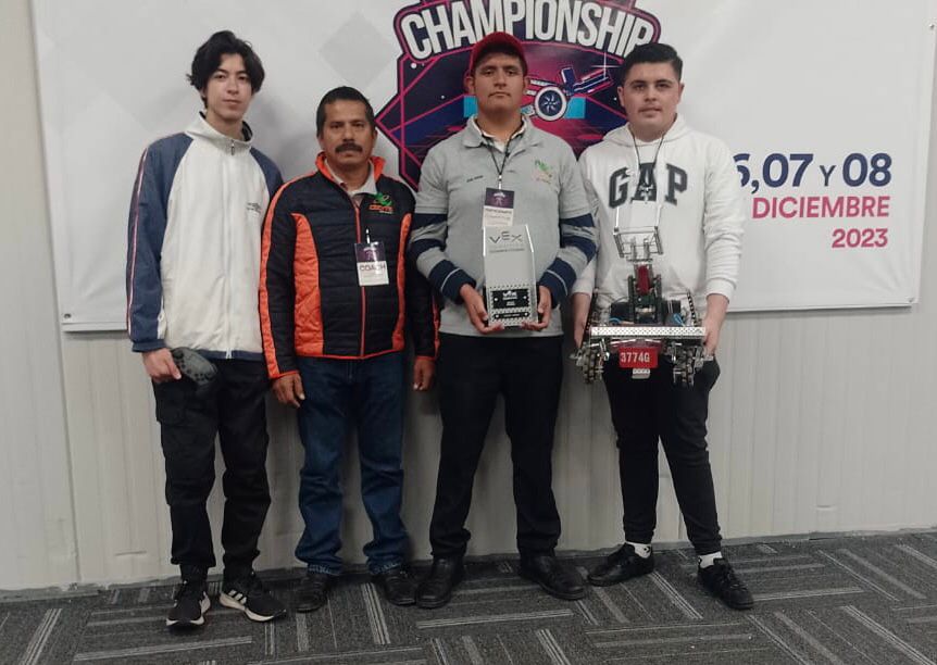 Estudiantes del Cecytem se coronan campeones en torneo internacional de robótica