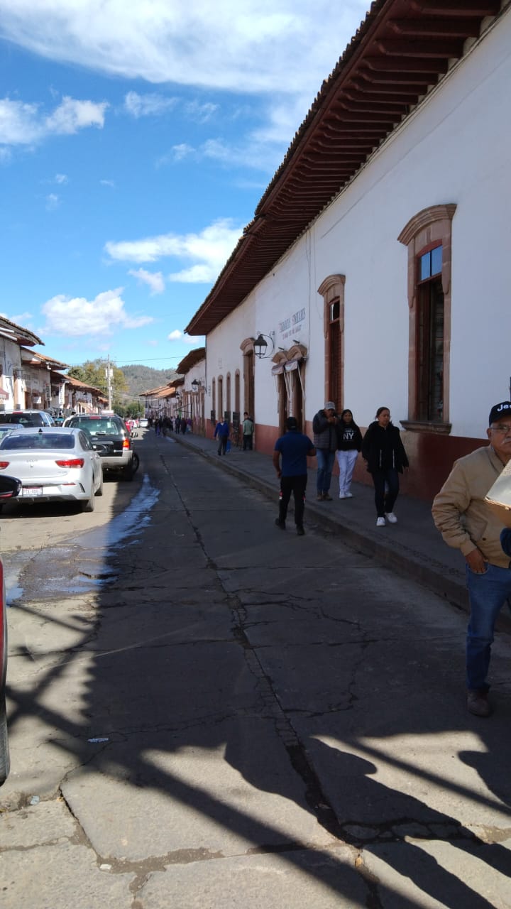 La calle Obregón en Pátzcuaro se quedará como esta, “no habrá más comerciantes”