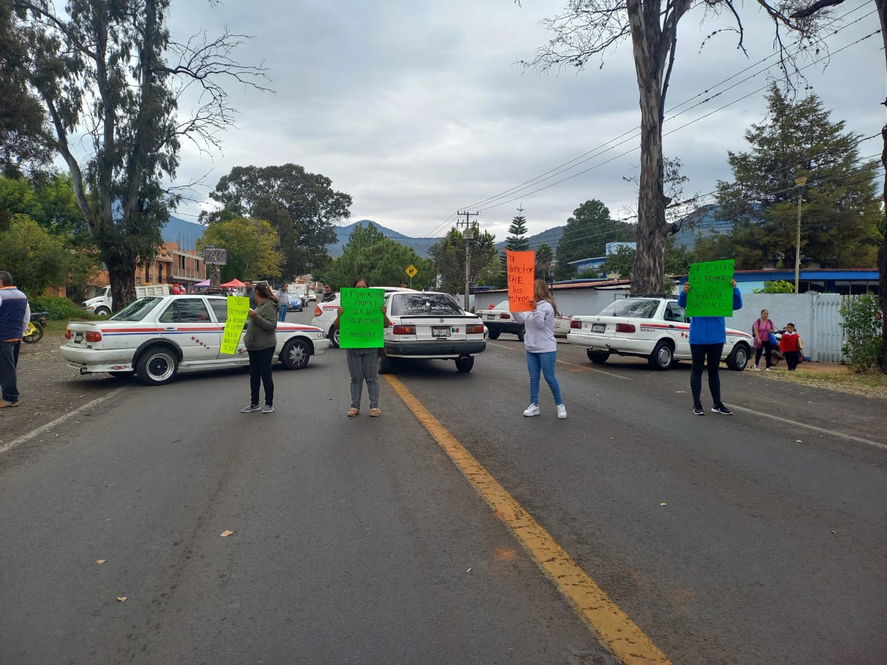 Conflicto sindical afecta aprovechamiento escolar de alumnos en Quiroga