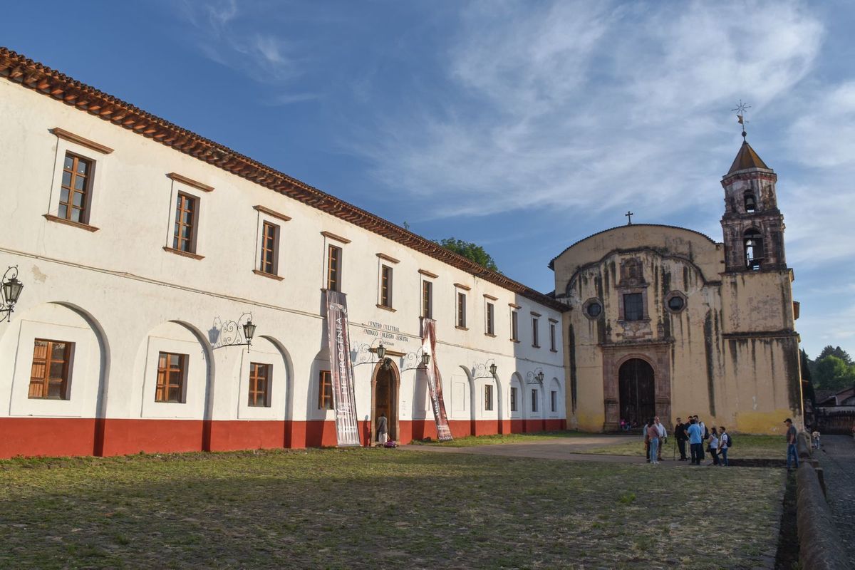 Remóntate a la época virreinal y maravíllate con el Antiguo Colegio Jesuita