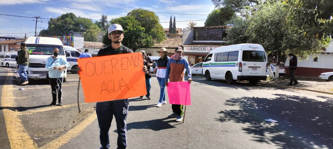 Siguen las tomas en el Organismo de Agua Potable en Pátzcuaro