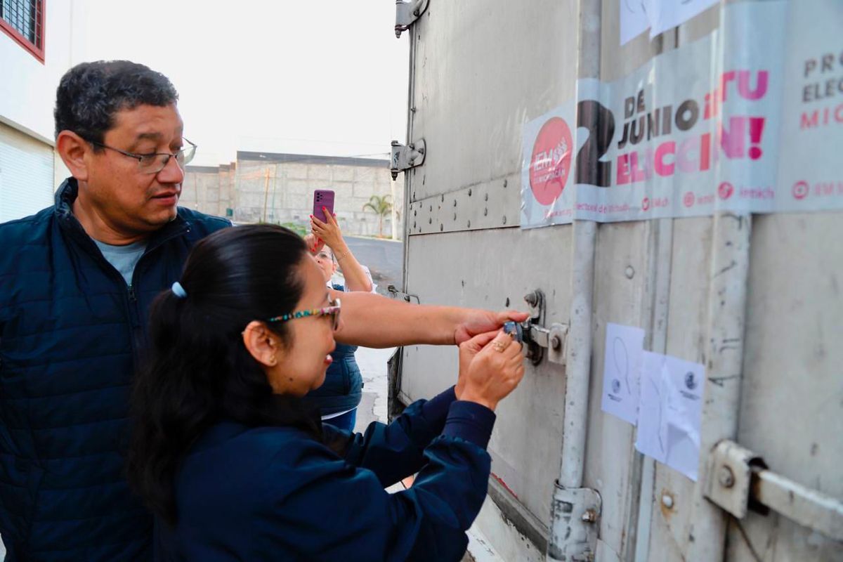 Inicia arribo de boletas electorales que se utilizarán el 2 de junio en Michoacán