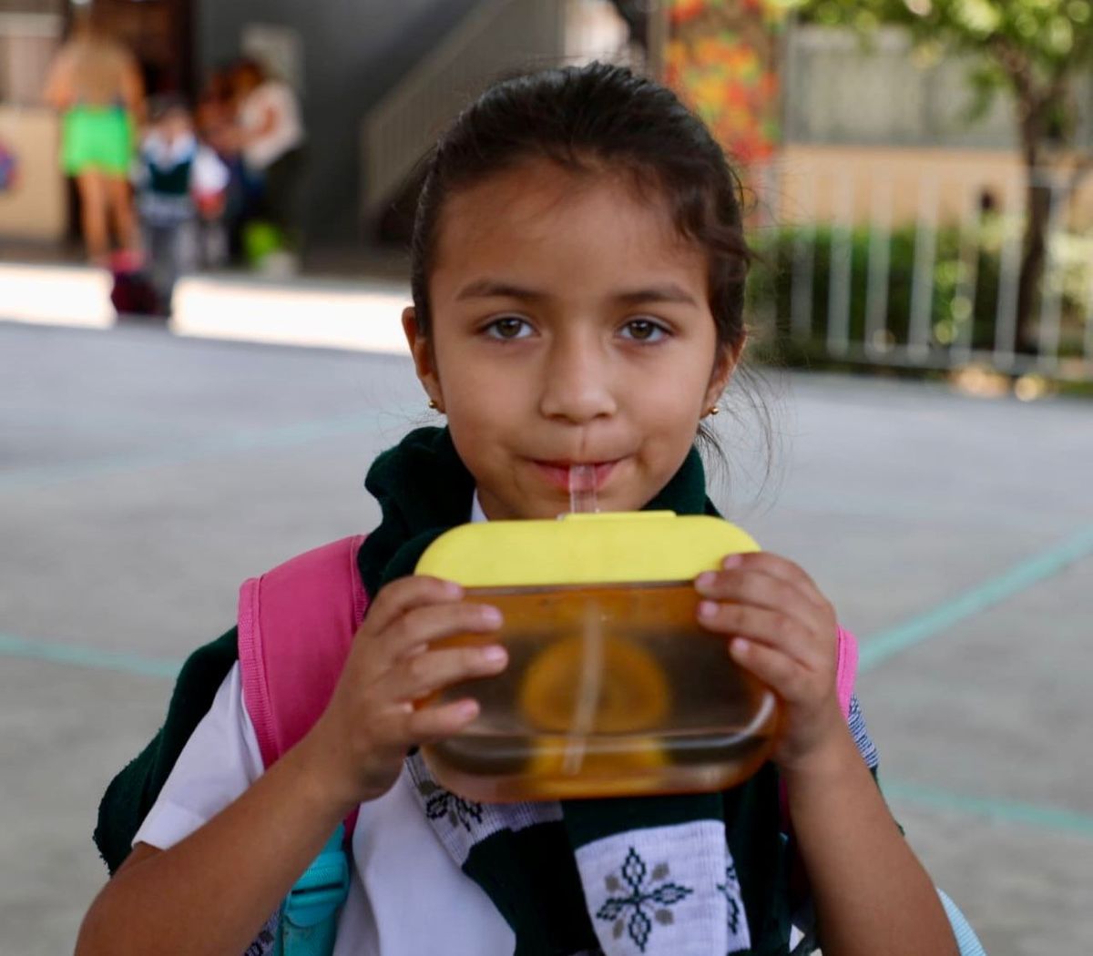 Pide SEE a escuelas ser flexibles con uso de uniforme por onda de calor