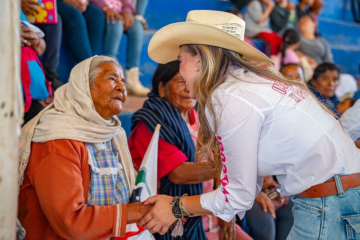 Cada día son más los patzcuarenses que se suman al proyecto de unidad con Samanta Flores