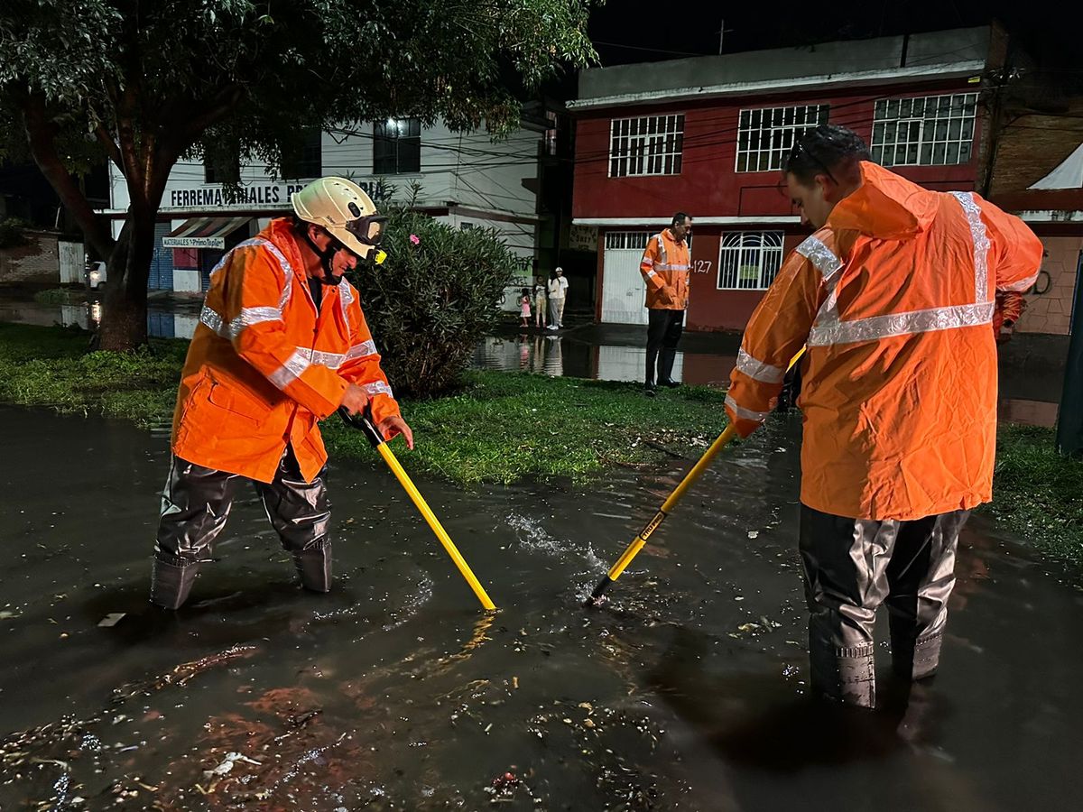 Llama Protección Civil Michoacán a no tirar basura para prevenir inundaciones