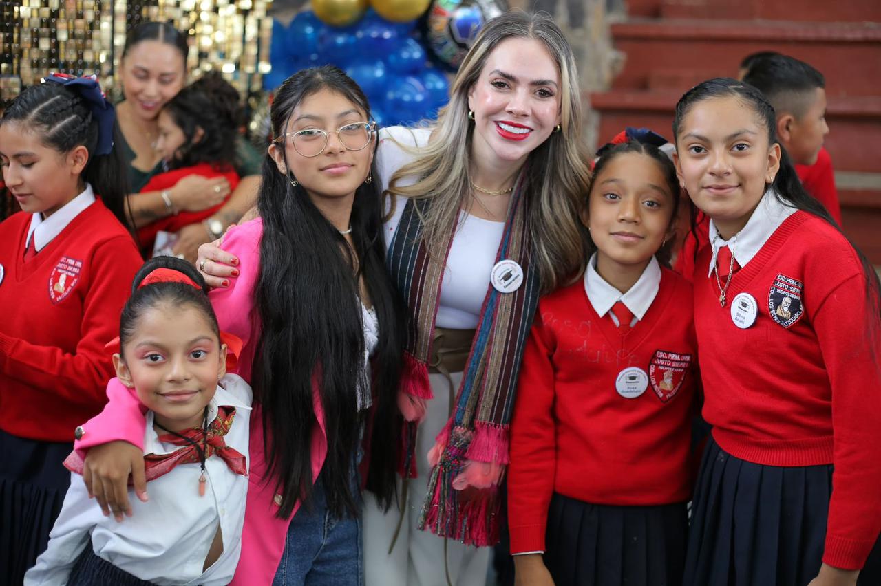 Samanta Flores impulsa la educación en Pátzcuaro