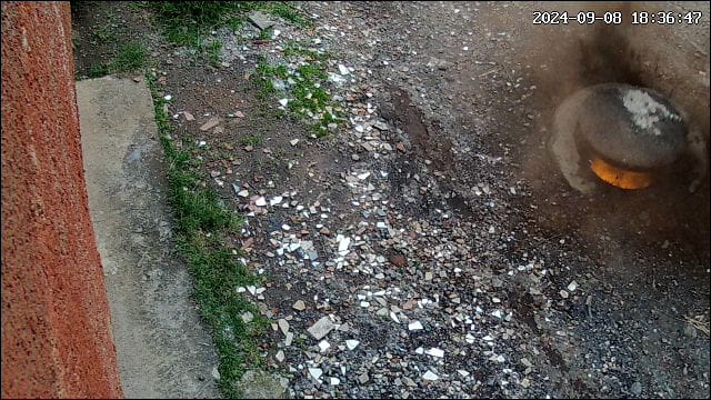 Explota coladera en la colonia Jacarandas de Pátzcuaro