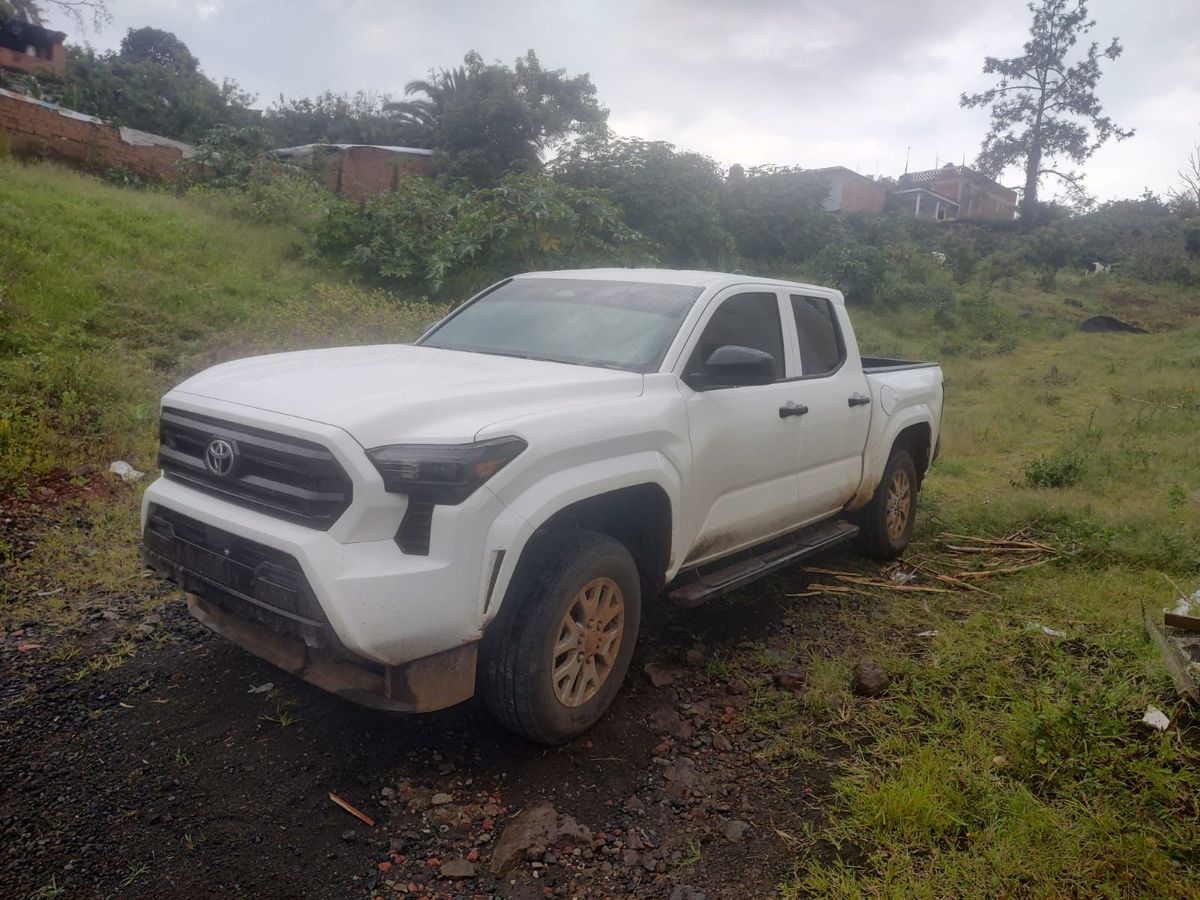 Tras operativo de Sedena, GN y FGR en Erongarícuaro, hay 5 detenidos, armas de fuego y vehículos asegurados