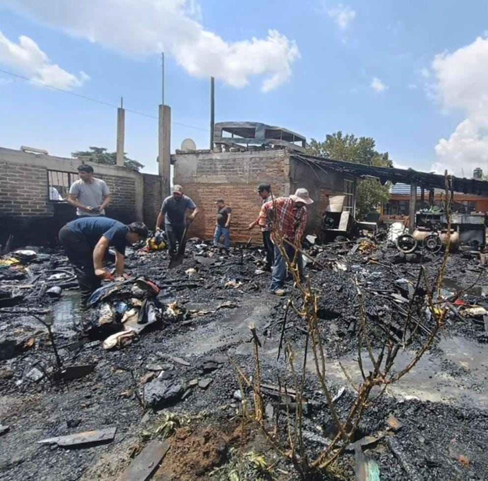 Incendio consumió casa habitación en Erongarícuaro