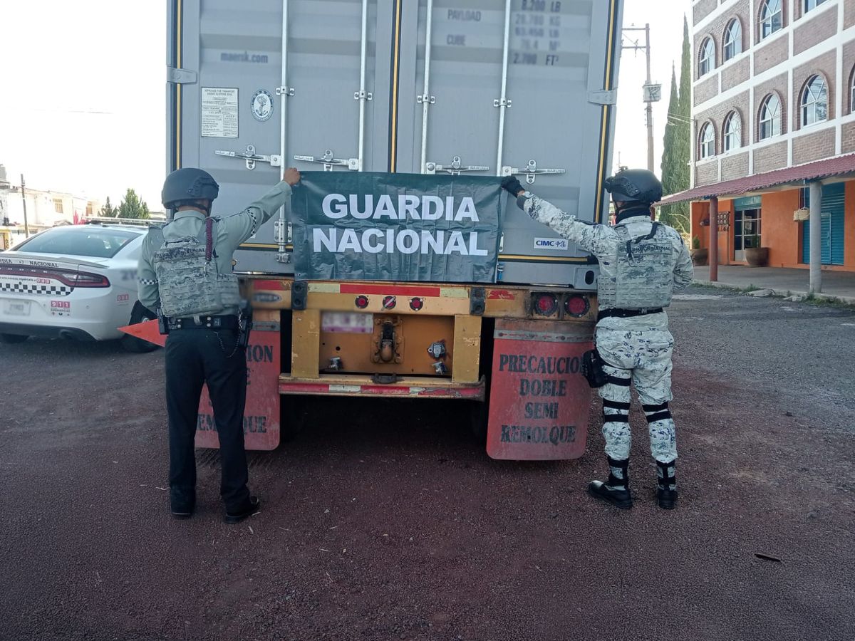 En Michoacán recuperaron un tractocamión con su cargamento intacto