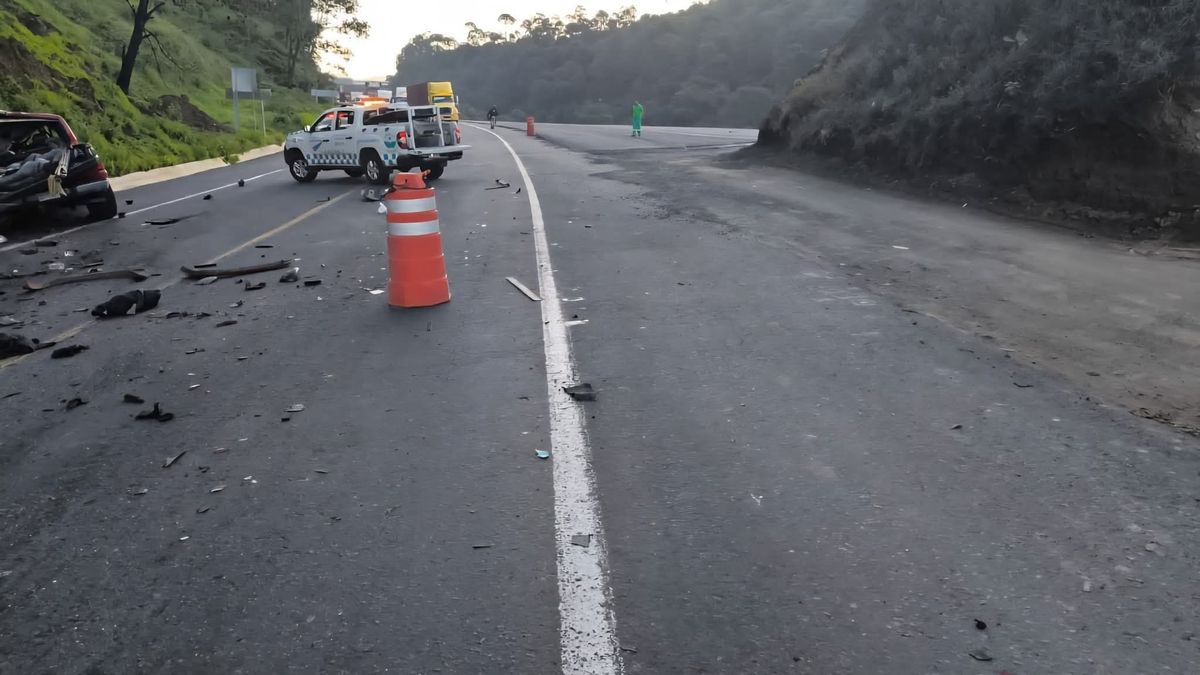 Mueren seis jornaleros de una cuadrilla de cortadores de aguacate en un accidente en la autopista Siglo XXI
