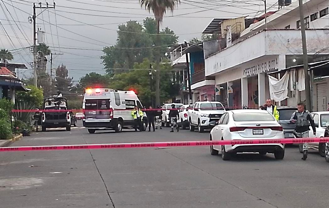 Atacan a automovilista a balazos en Uruapan