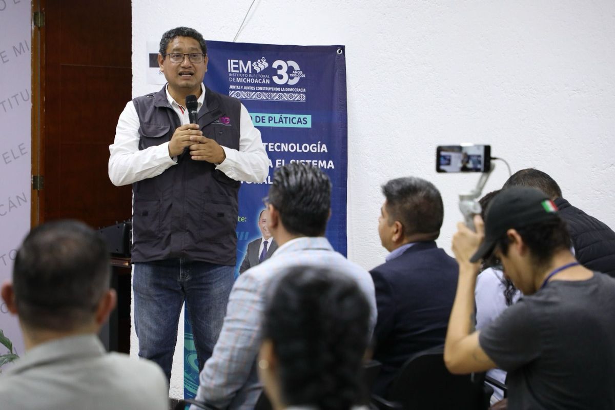 IEM inaugura ciclo de pláticas sobre el impacto de la tecnología
en el sistema electoral y legal