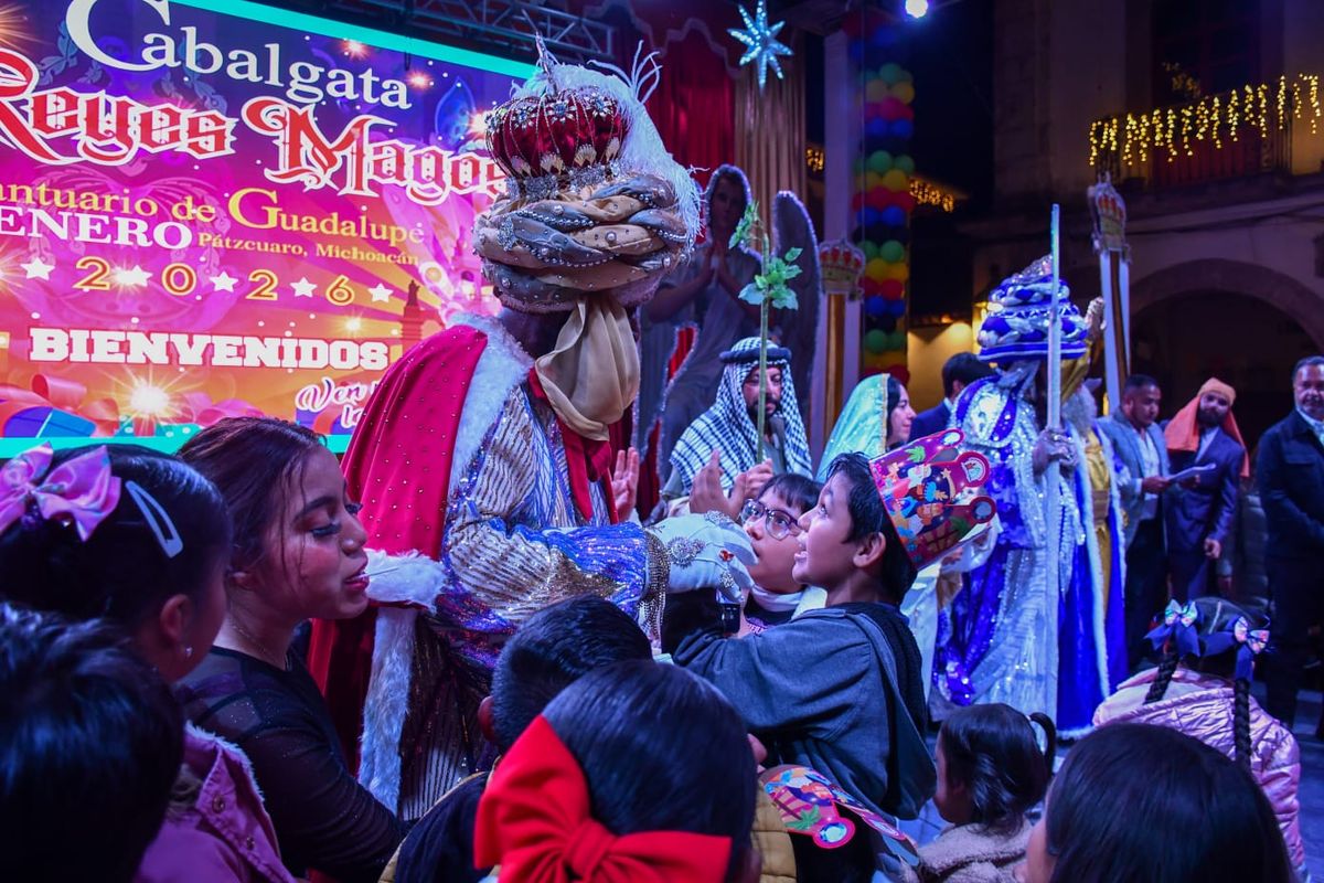 Un éxito la Cabalgata de Reyes Magos en Pátzcuaro