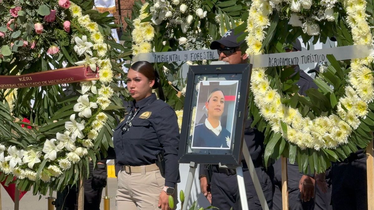 “La recordaremos como a una guerrera”: despiden a Karla Lorena, policía fallecida durante operativo contra narco bloqueos