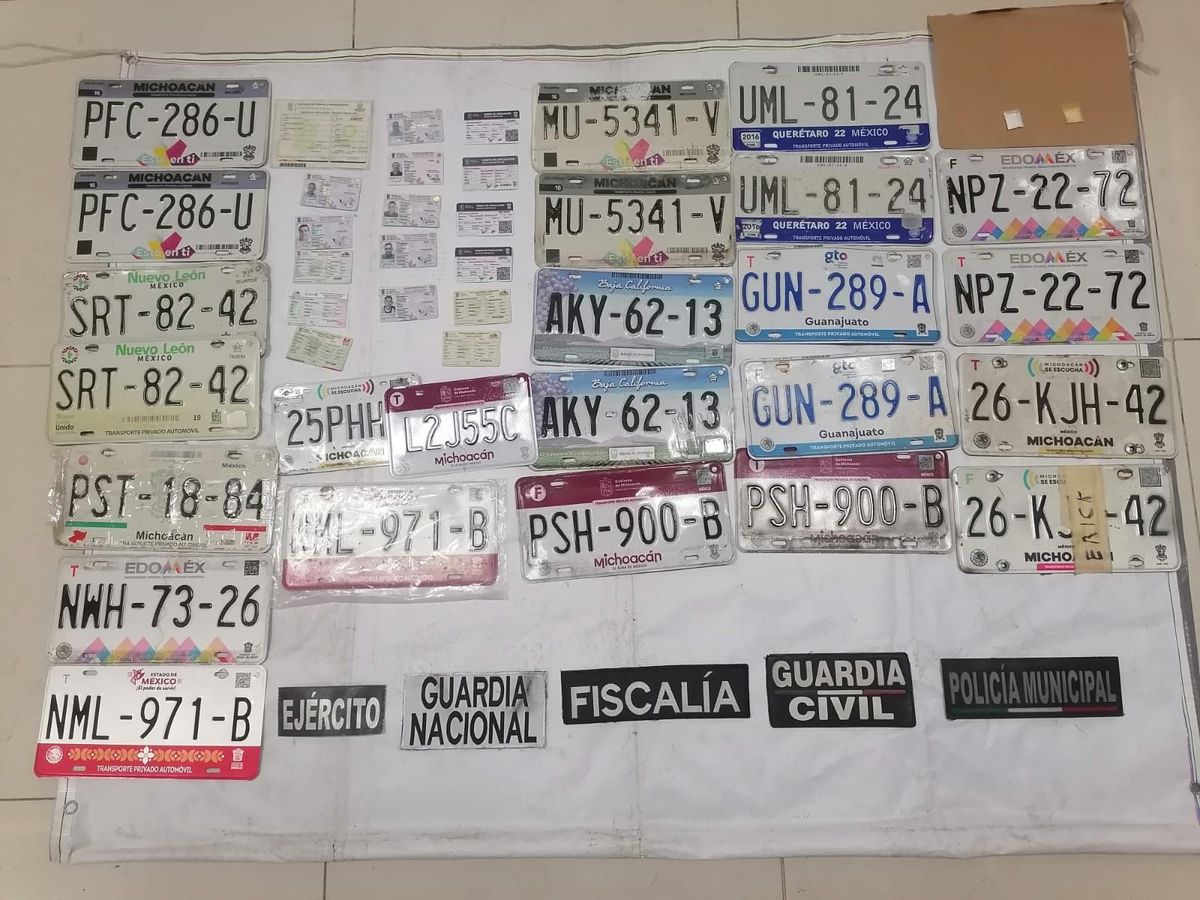 Guardia Civil captura a hombre con droga, placas y tarjetas de circulación, además de licencias para conducir