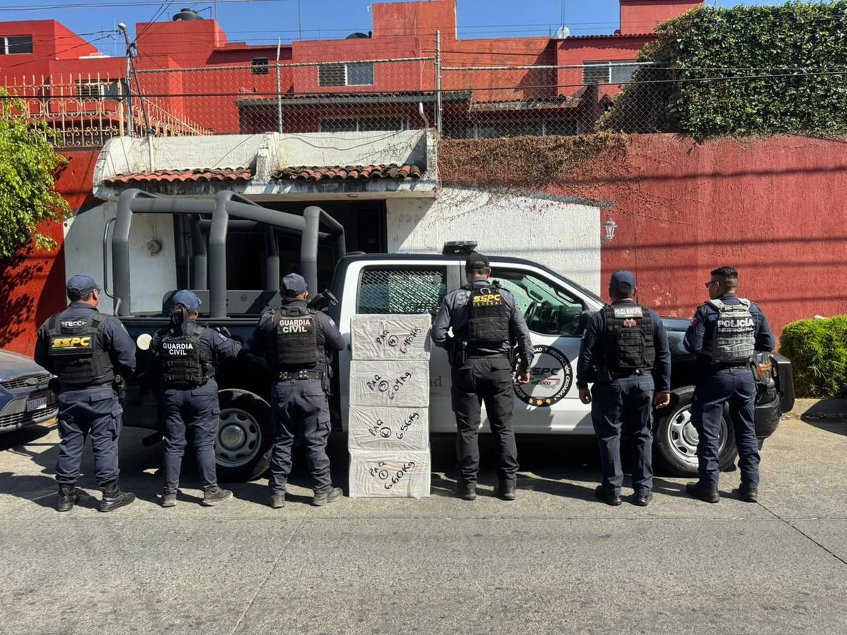 Aseguran 25 kilos de droga en paquetería de la Central Camionera de Uruapan