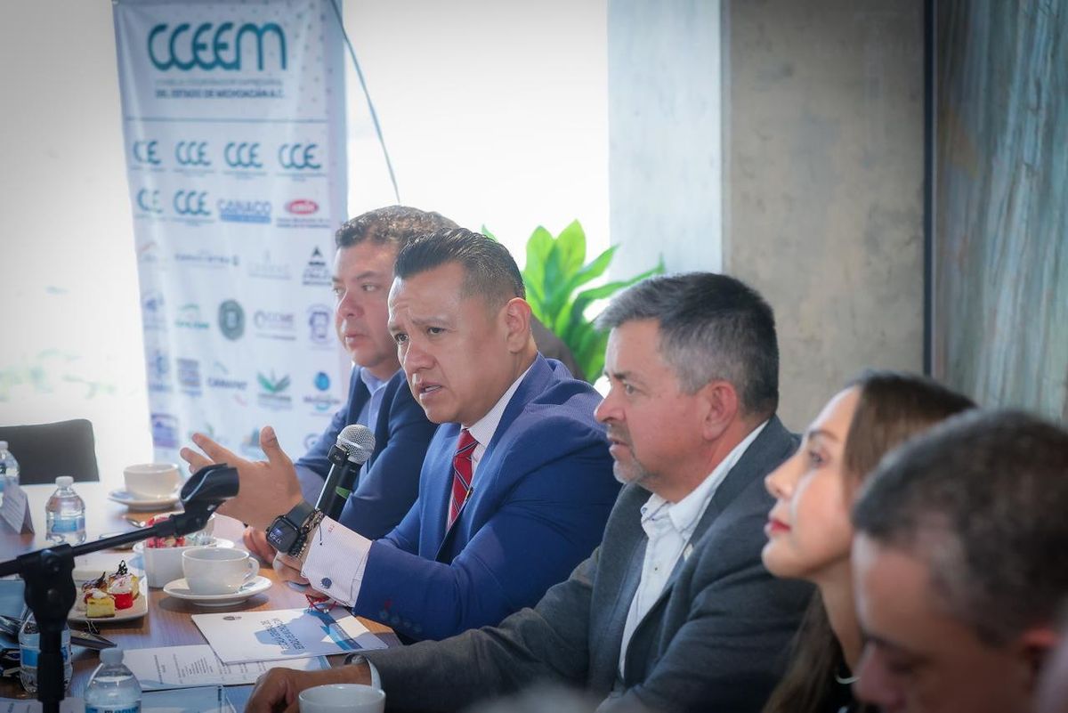 Presenta Carlos Torres Piña, transformación institucional al Consejo Coordinador Empresarial