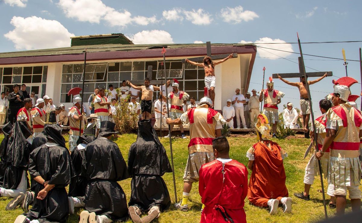 Más de 300 internos escenifican viacrucis en penales de Michoacán