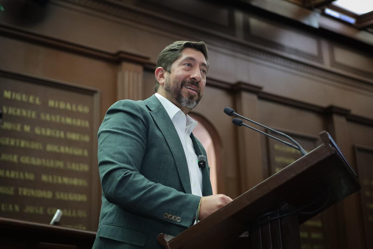 Propone Abraham Espinoza acciones para prevenir la deserción escolar mediante detección temprana de riesgos