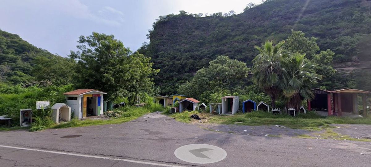 Destruyen altares de la “Santa Muerte” en el puente El Márquez