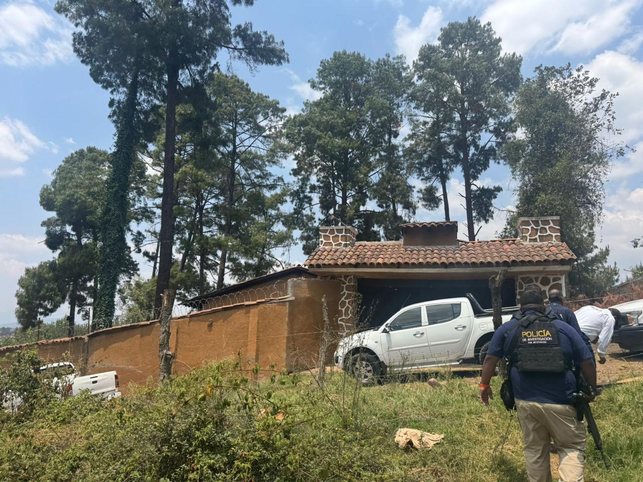 En Pátzcuaro, restituye FGE predio a víctimas de despojo
