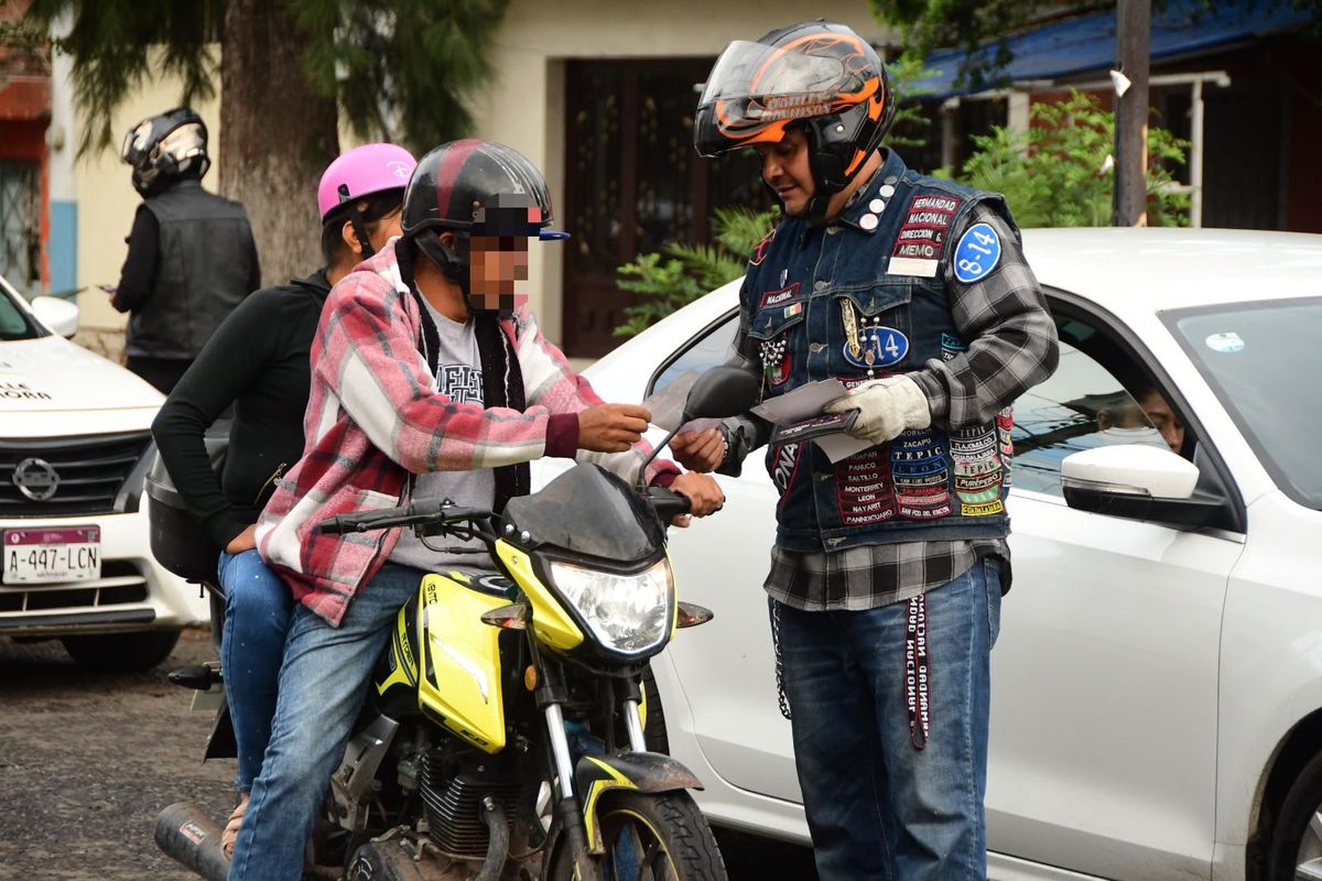 LaChalekiza de Aquí y ahora, y moto clubes, inician campaña “El casco es vida”.