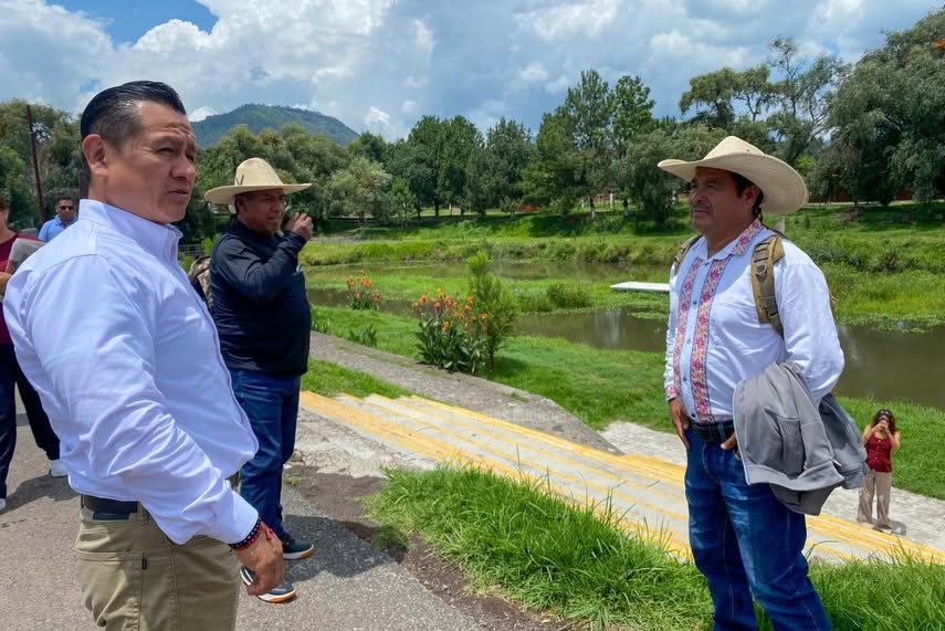 Agradecen comuneros de Uranden, el apoyo de Carlos Torres Piña a la isla