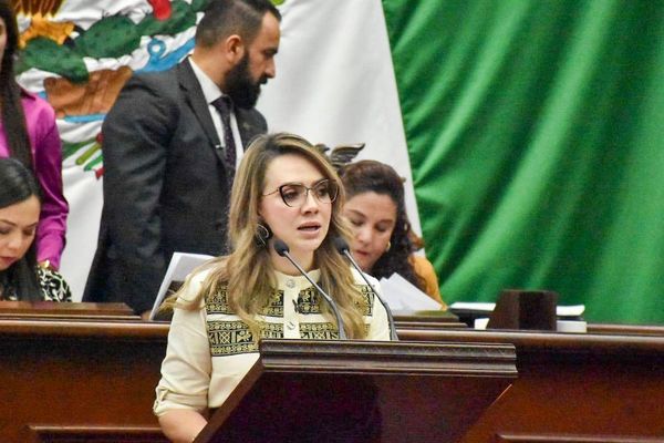 Convoca Samanta Flores a proteger la vida de los automovilistas