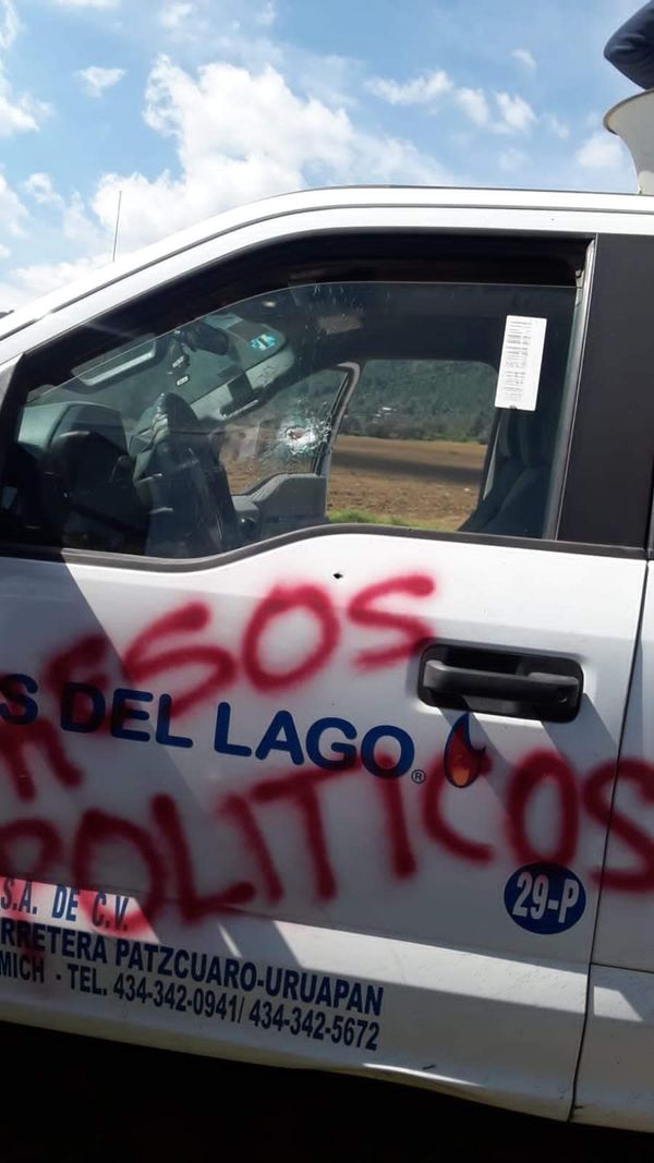 Tensión en Turícuaro, por manifestación de normalistas