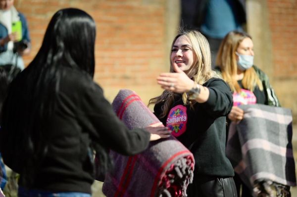 Mil doscientas familias beneficiadas, con la entrega de cobijas