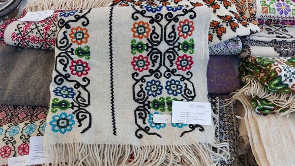Artesanos de Tzintzuntzan y Zitácuaro, beneficiados con la compra de sus piezas