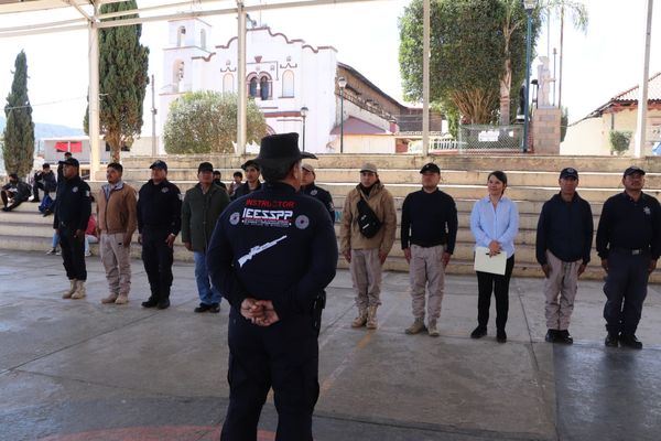 Capacitan a ronda comunitaria de Santa Cruz Tanaco en aseguramiento preventivo