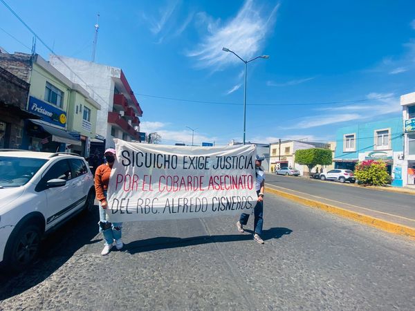 Marchan por el Asesinato del Líder Comunero de Sicuicho, Alfredo Cisneros Madrigal