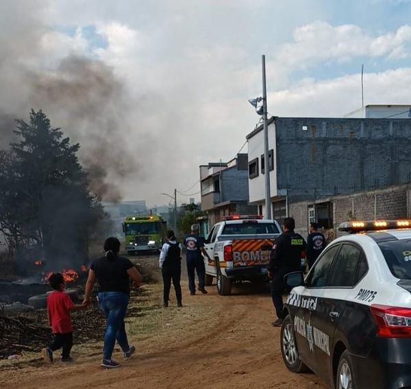Incendio de pastizal moviliza a los bomberos municipales este domingo