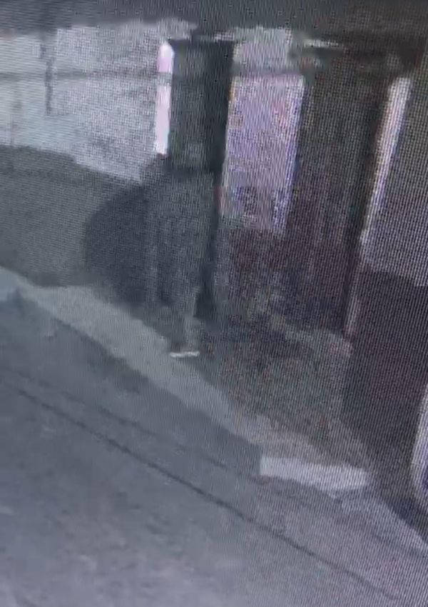 Posible ladrón ingresa a un domicilio en la Narciso Servín