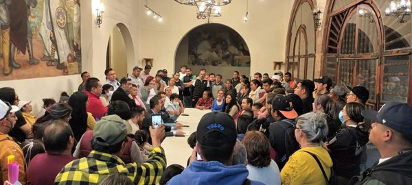 Siguen las reuniones entre comerciantes y gobierno