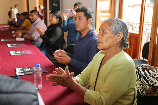 Se debe respetar la voluntad de pueblos que eligen tener autogobierno: Bedolla